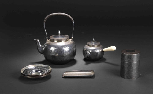 茶、牛奶或汽水會腐蝕不銹鋼帶制品，這是真的嗎？